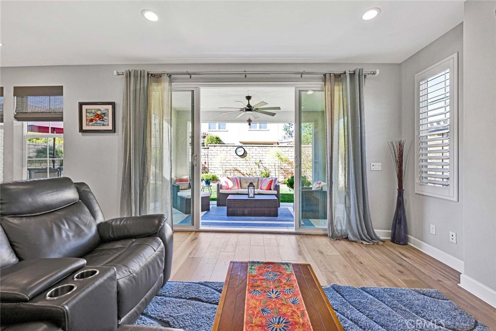 1270 E Providence Loop