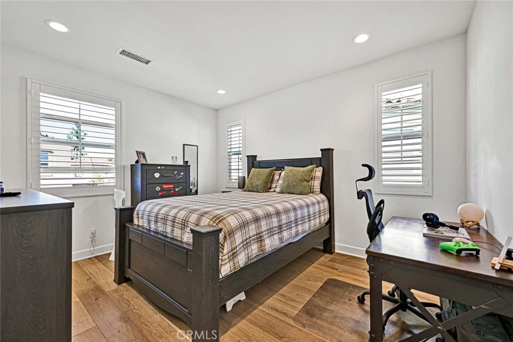 1270 E Providence Loop