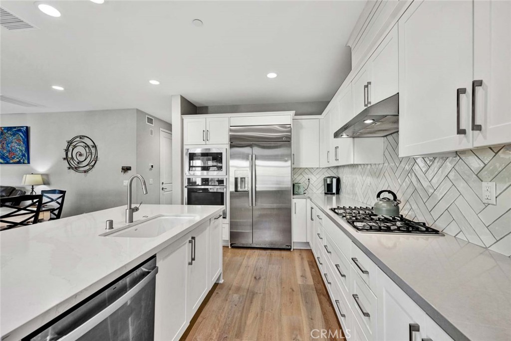 1270 E Providence Loop