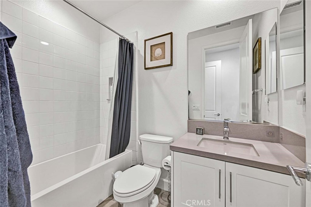 1270 E Providence Loop