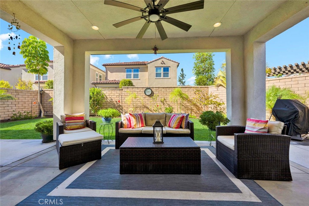 1270 E Providence Loop