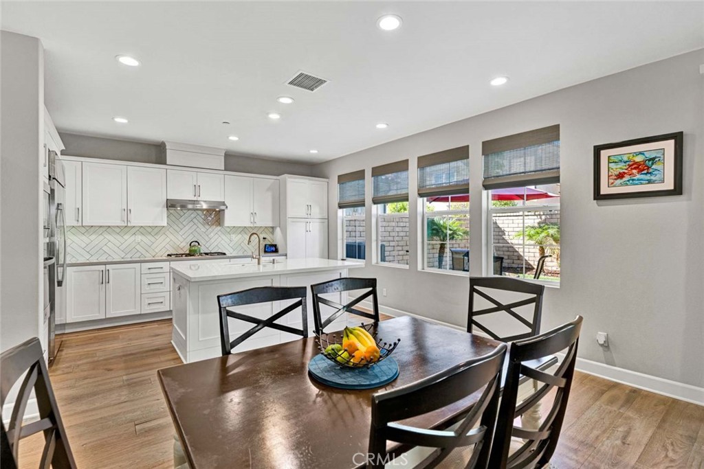 1270 E Providence Loop