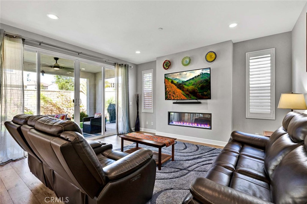 1270 E Providence Loop