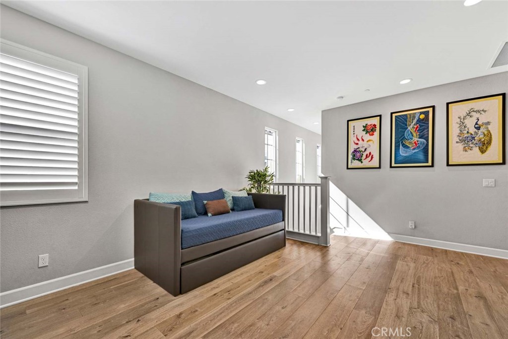 1270 E Providence Loop