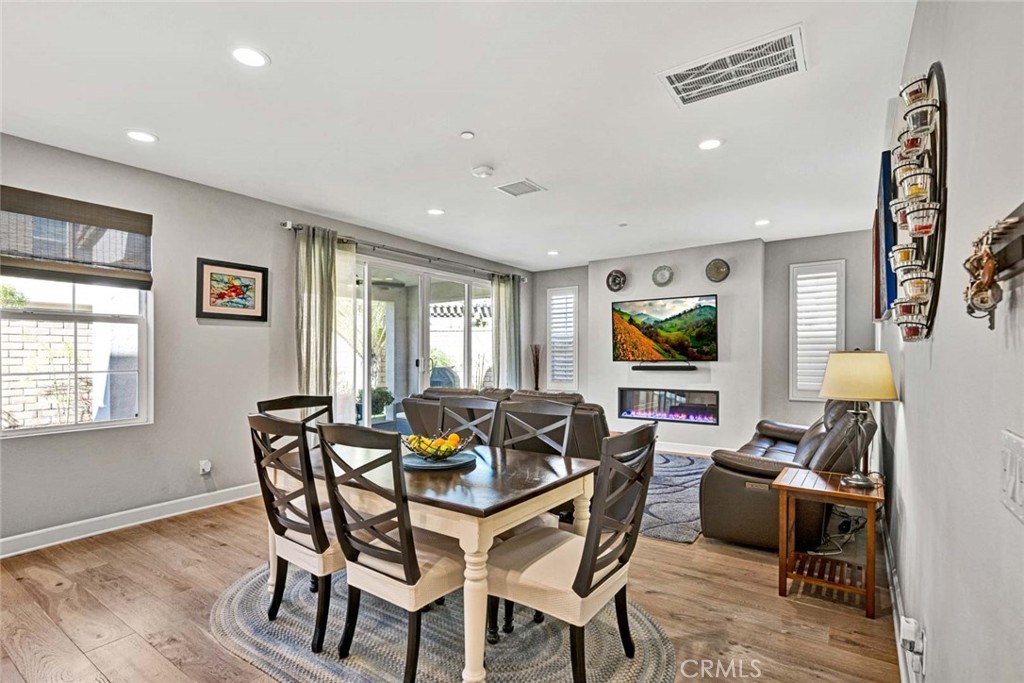 1270 E Providence Loop