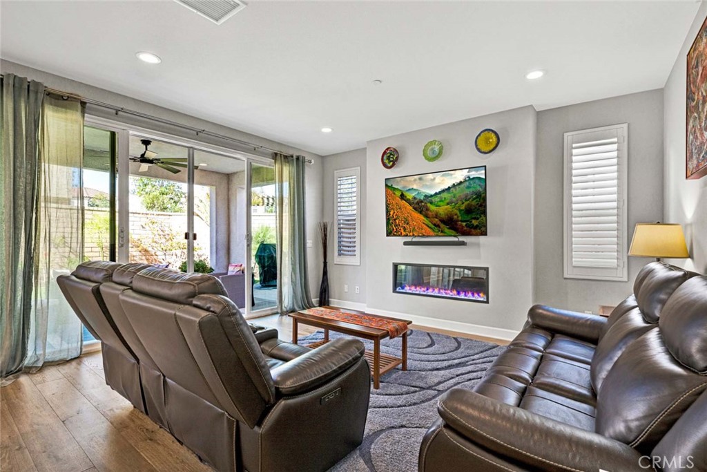 1270 E Providence Loop