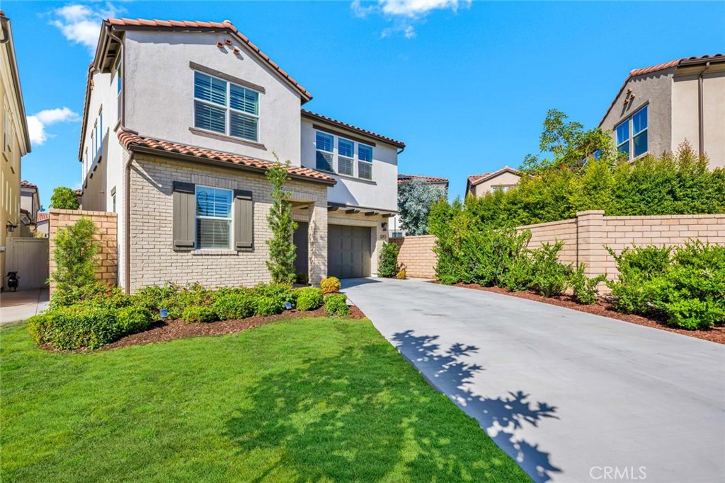 1270 E Providence Loop