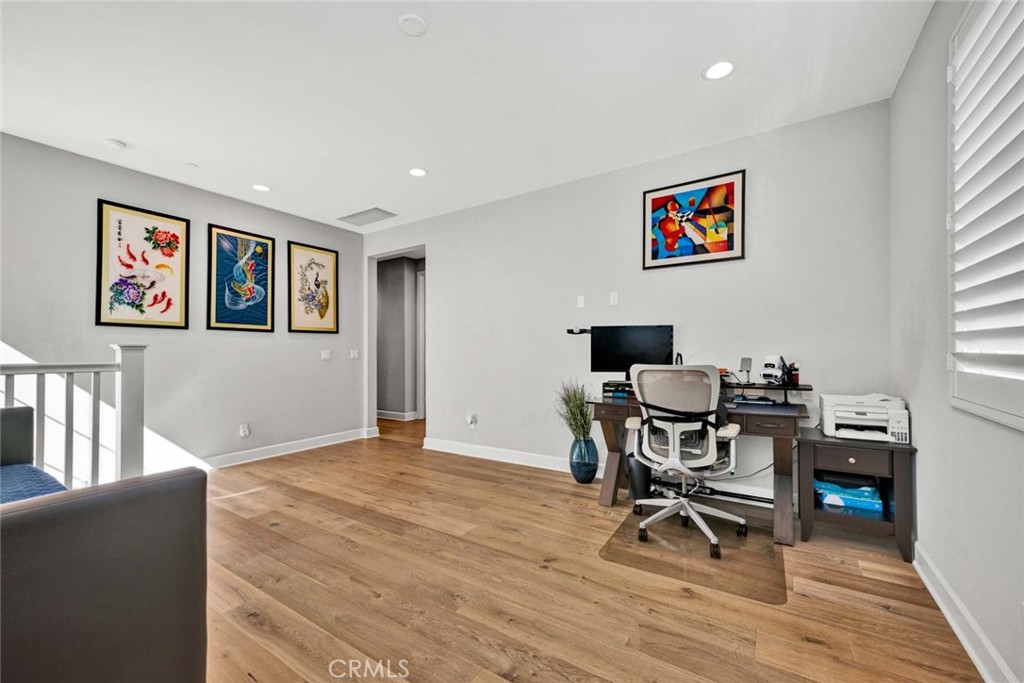 1270 E Providence Loop