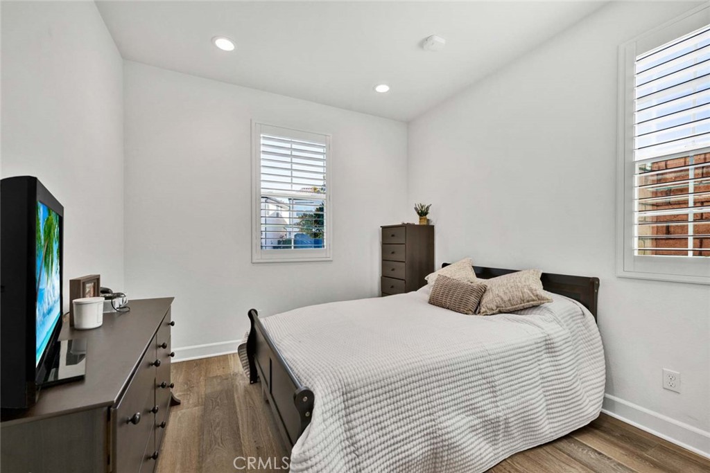 1270 E Providence Loop