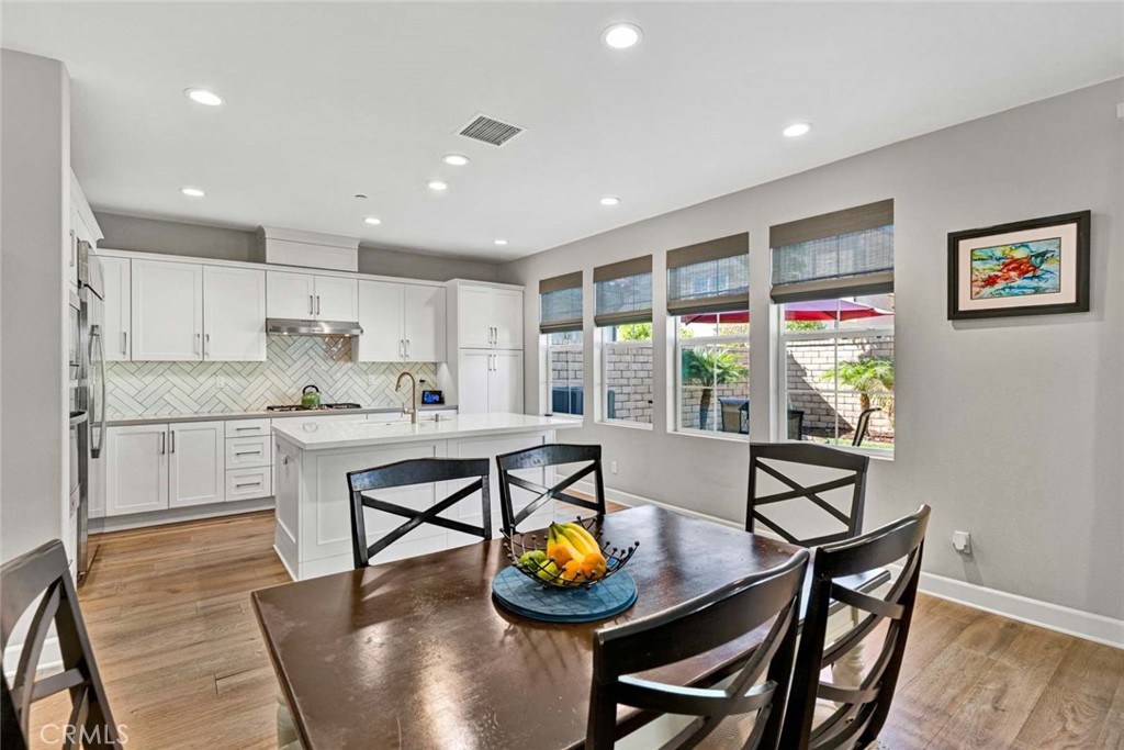 1270 E Providence Loop