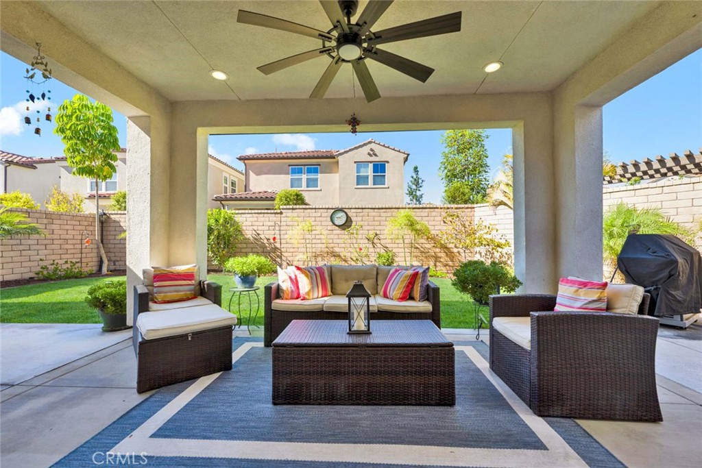 1270 E Providence Loop