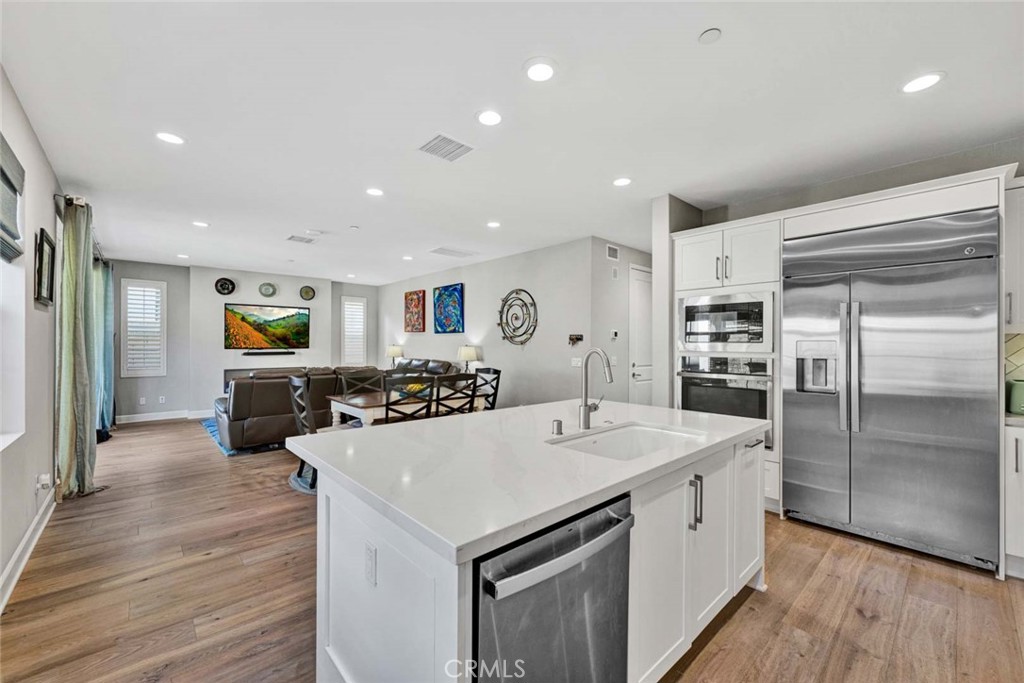 1270 E Providence Loop