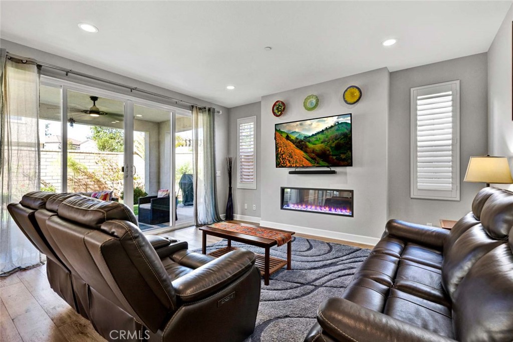 1270 E Providence Loop