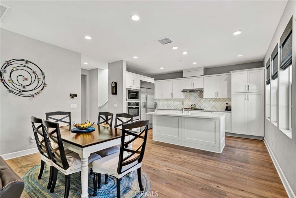 1270 E Providence Loop