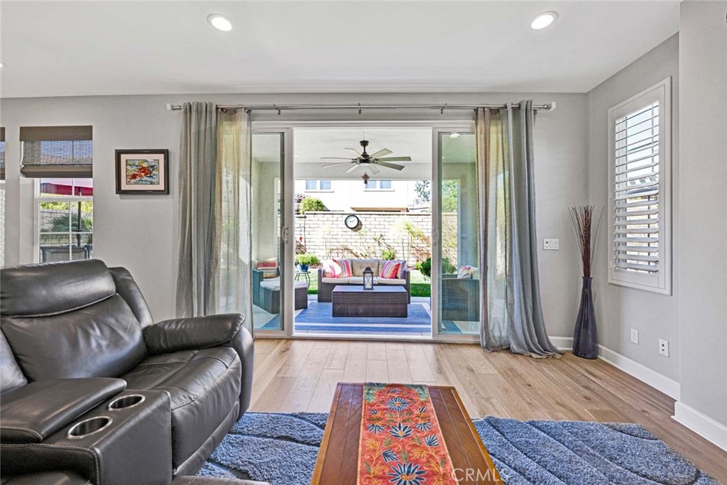 1270 E Providence Loop