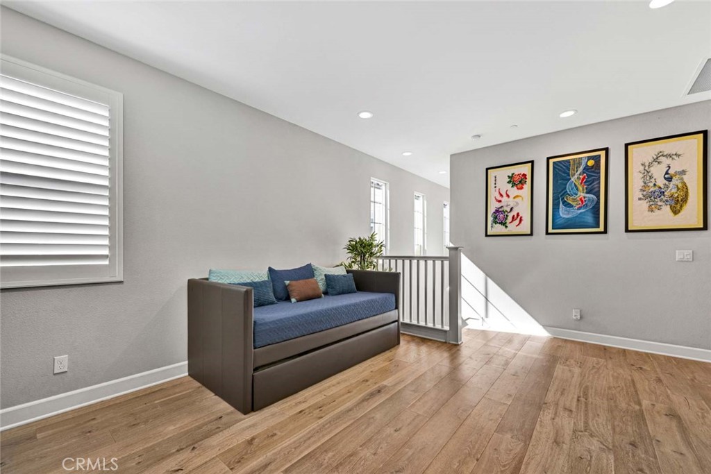 1270 E Providence Loop