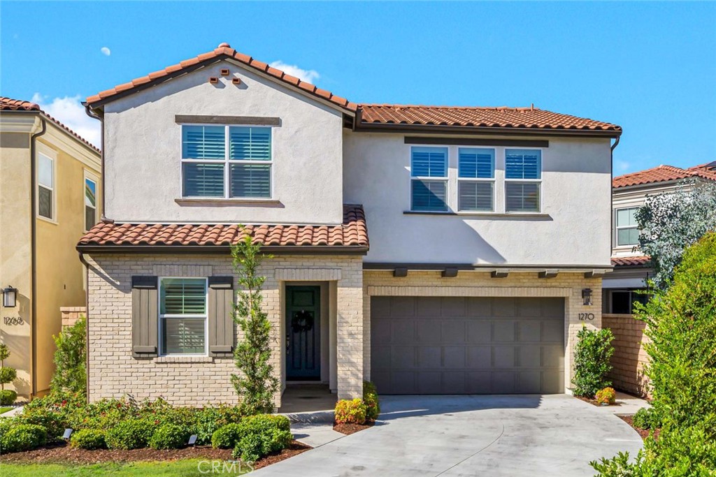 1270 E Providence Loop