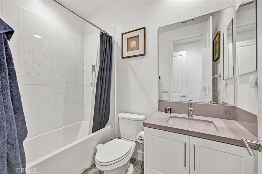 1270 E Providence Loop