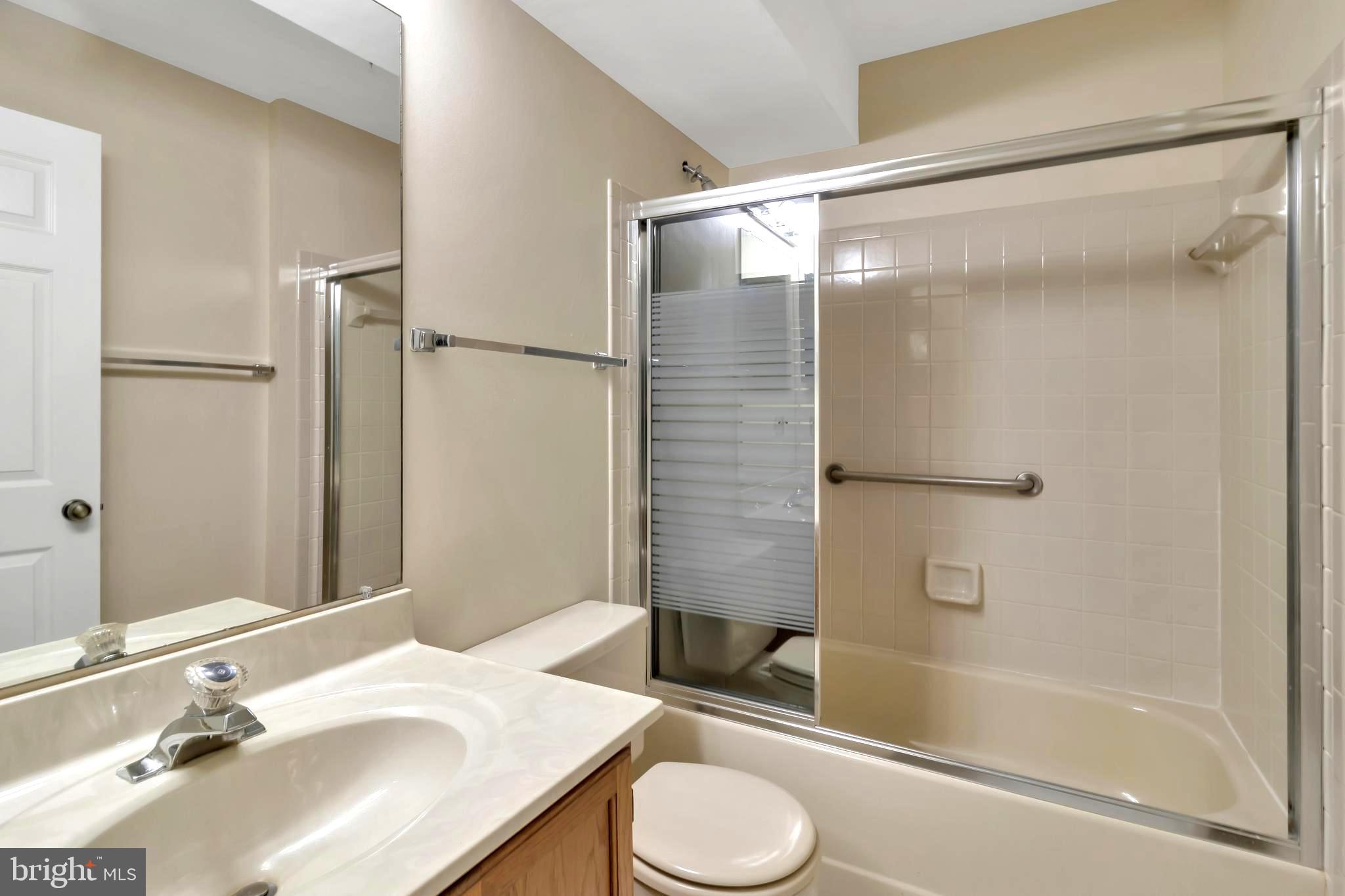 2900 Shipmaster Way #117