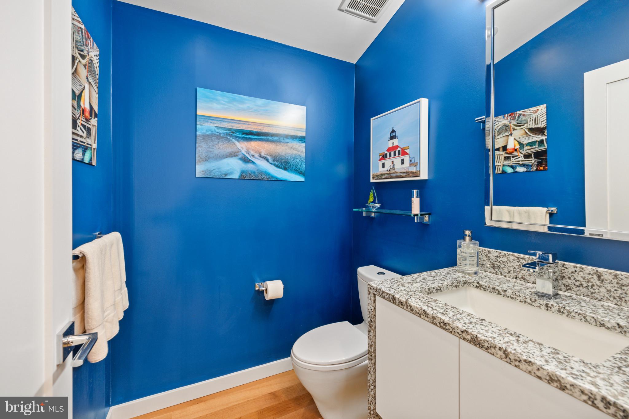 1700 Canterbury Com