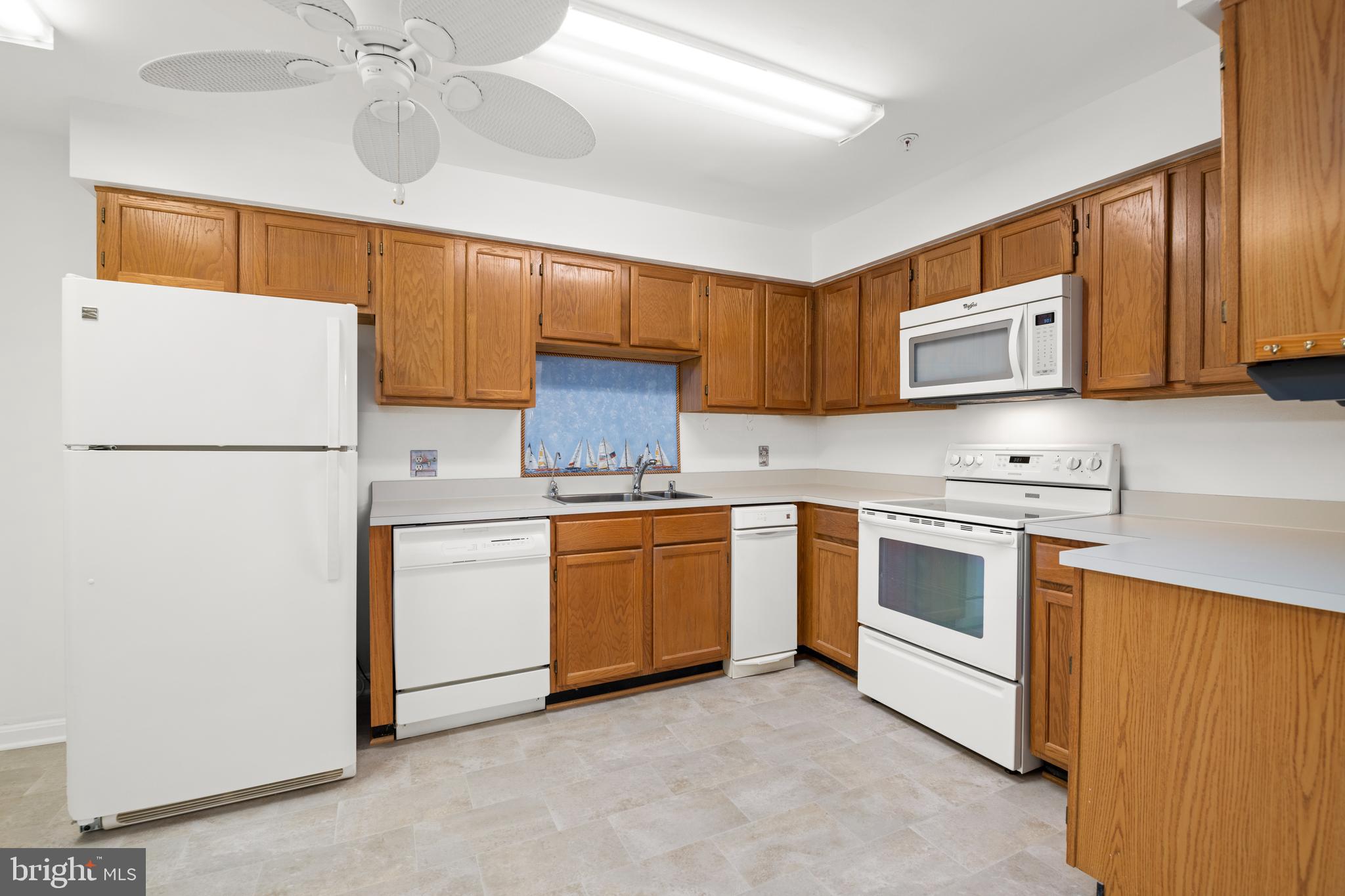 2900 Shipmaster Way #220