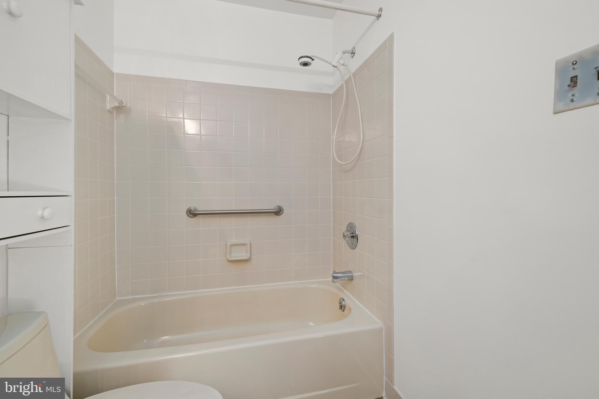 2900 Shipmaster Way #220