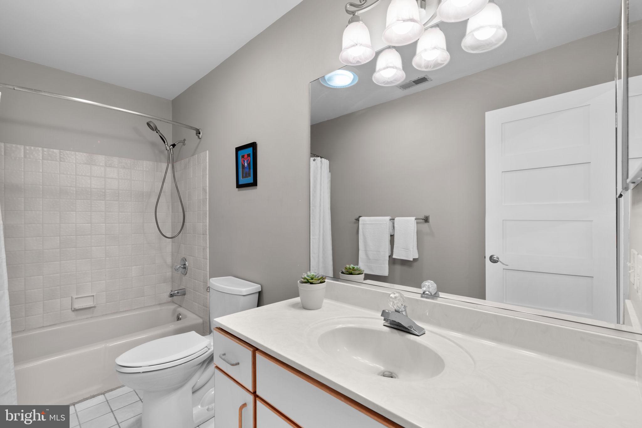 1606 Honeysuckle Ridge Ct