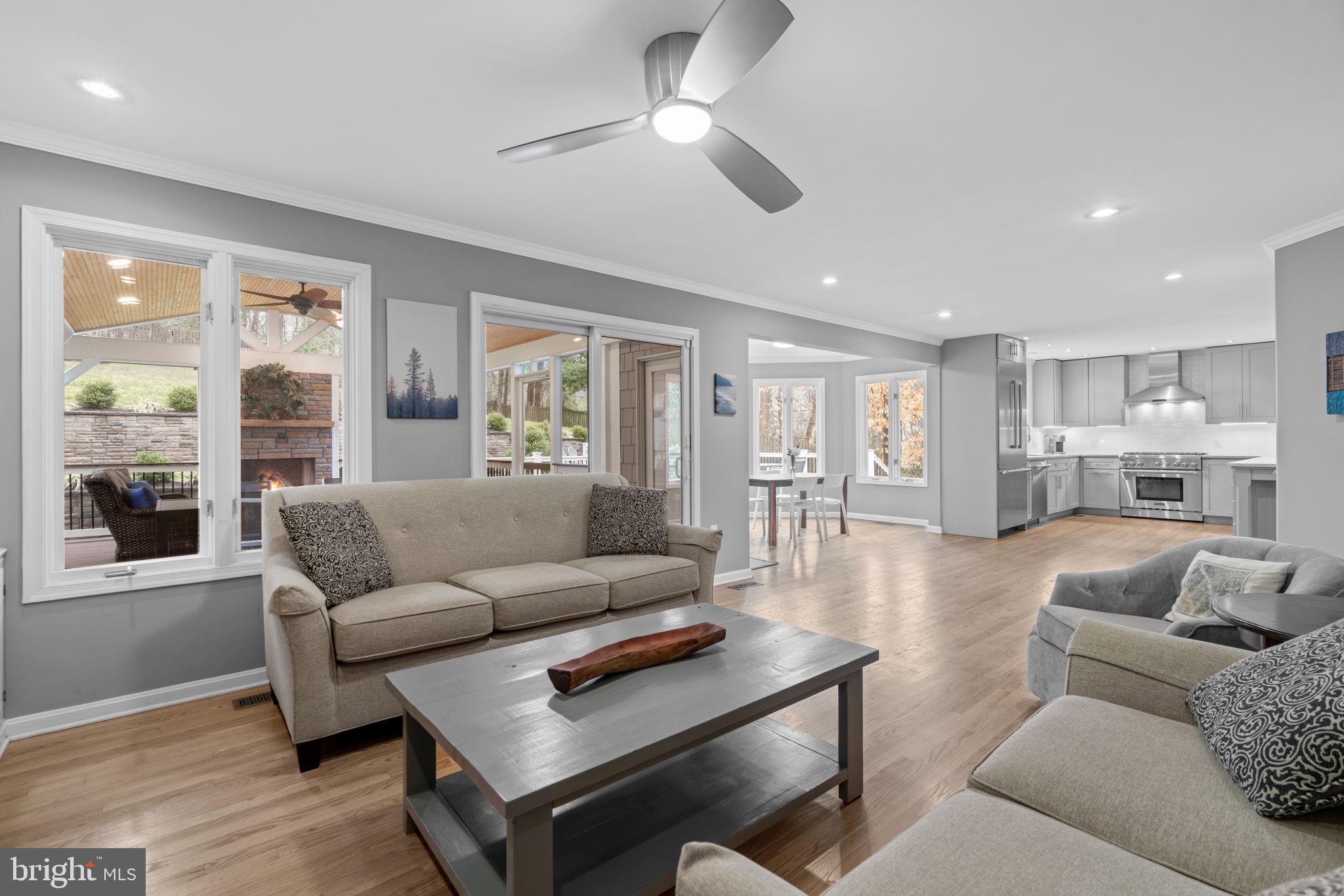 1606 Honeysuckle Ridge Ct