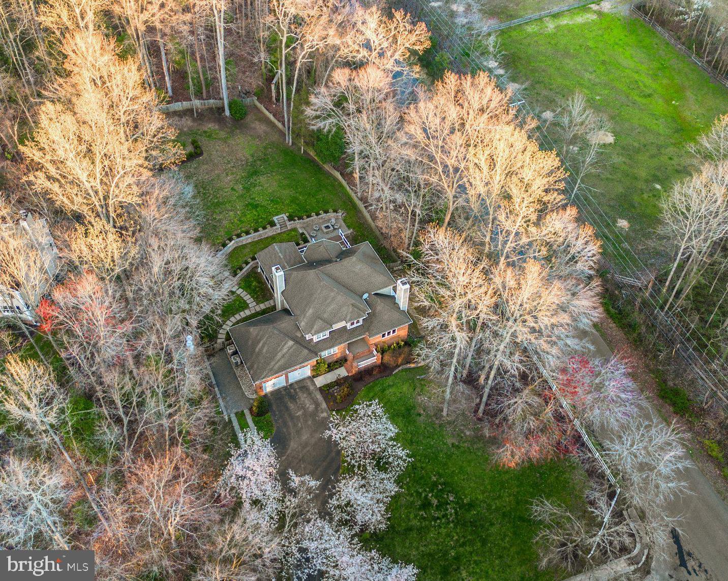 1606 Honeysuckle Ridge Ct