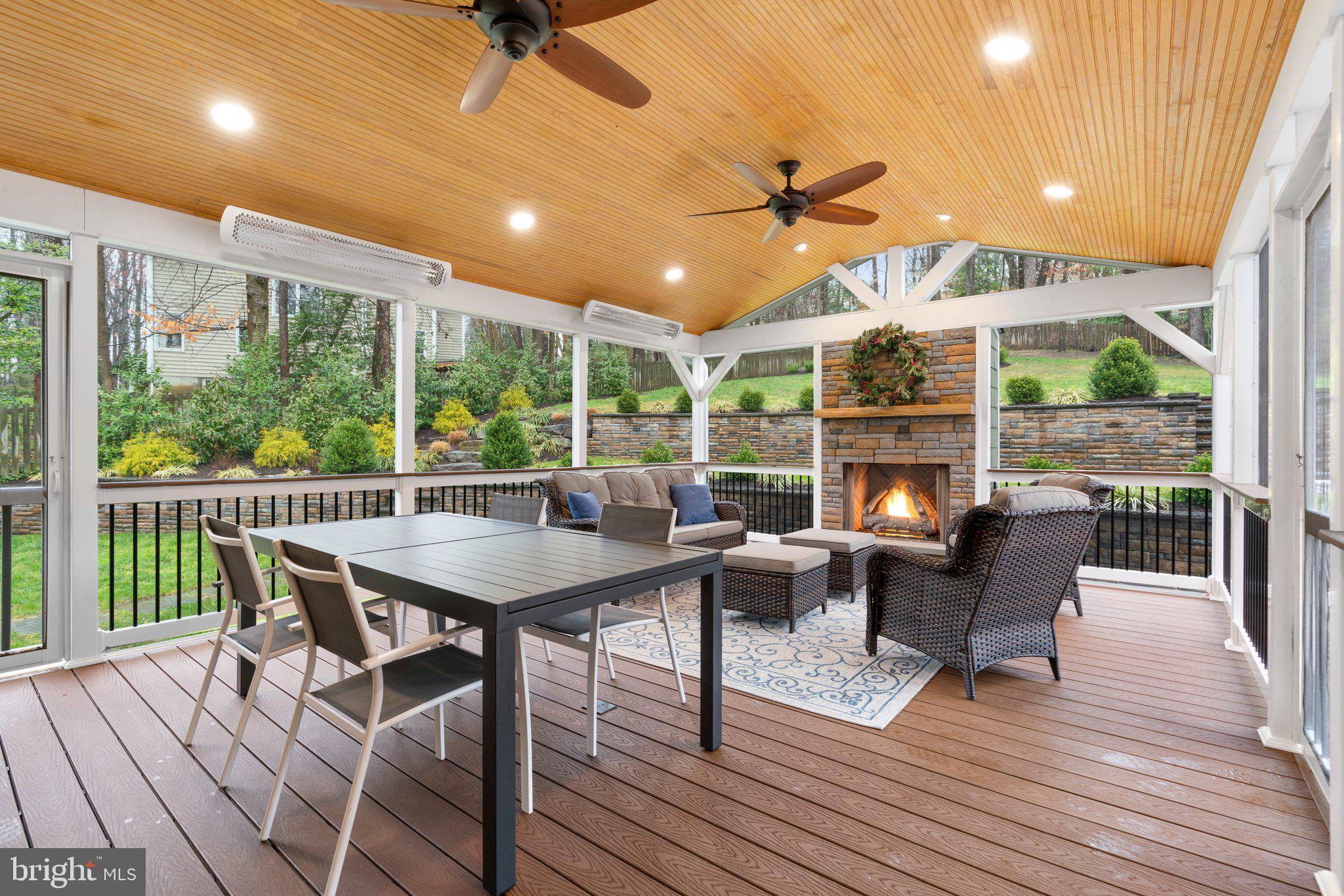 1606 Honeysuckle Ridge Ct