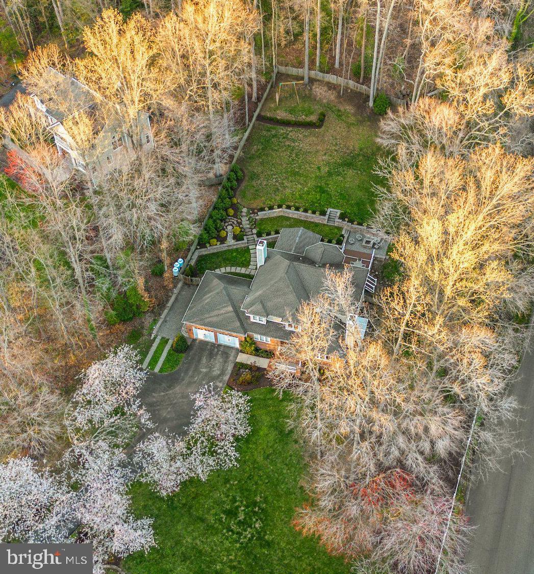 1606 Honeysuckle Ridge Ct