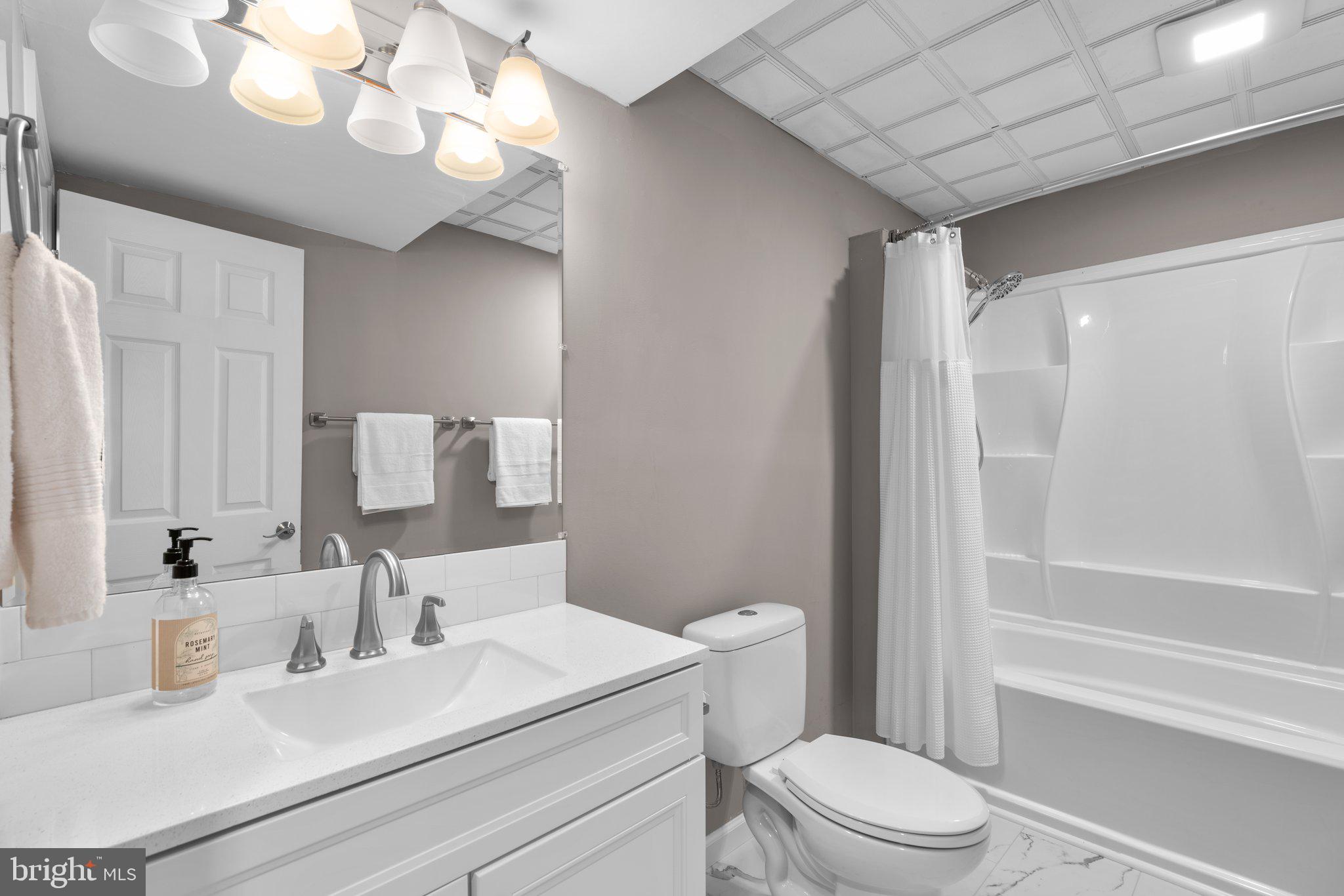 1606 Honeysuckle Ridge Ct