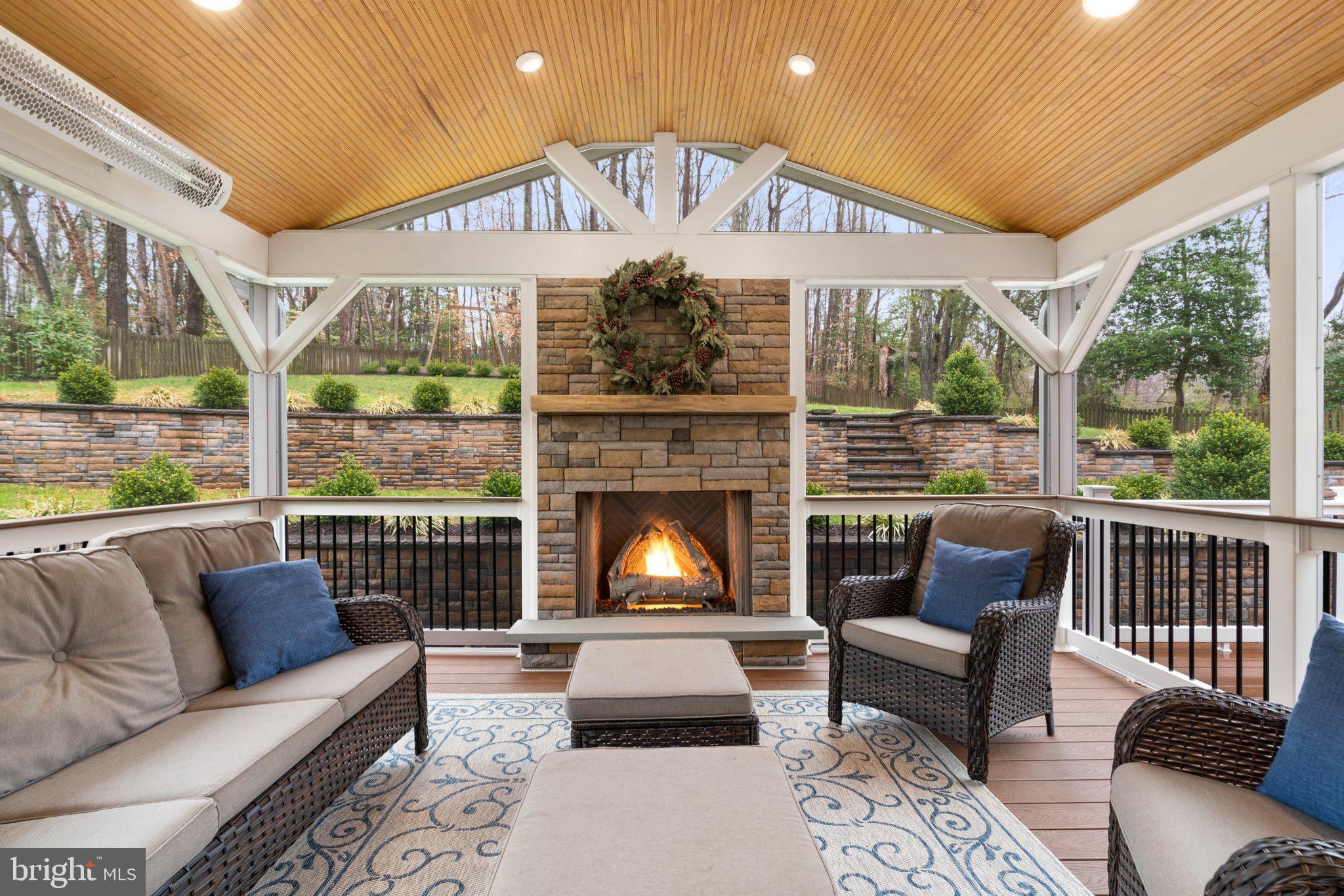 1606 Honeysuckle Ridge Ct