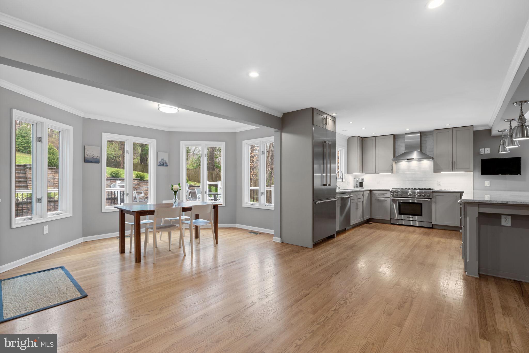 1606 Honeysuckle Ridge Ct