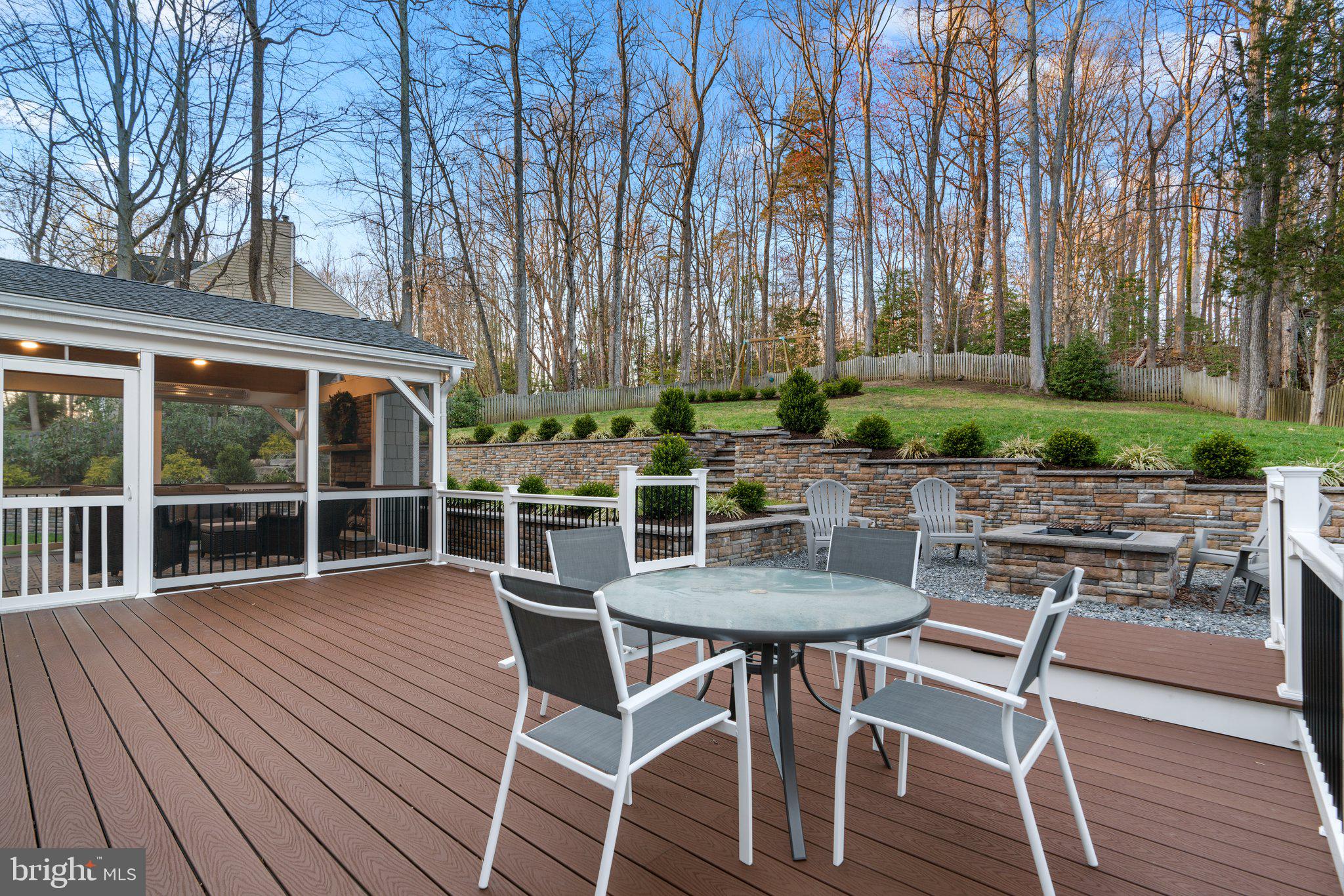1606 Honeysuckle Ridge Ct