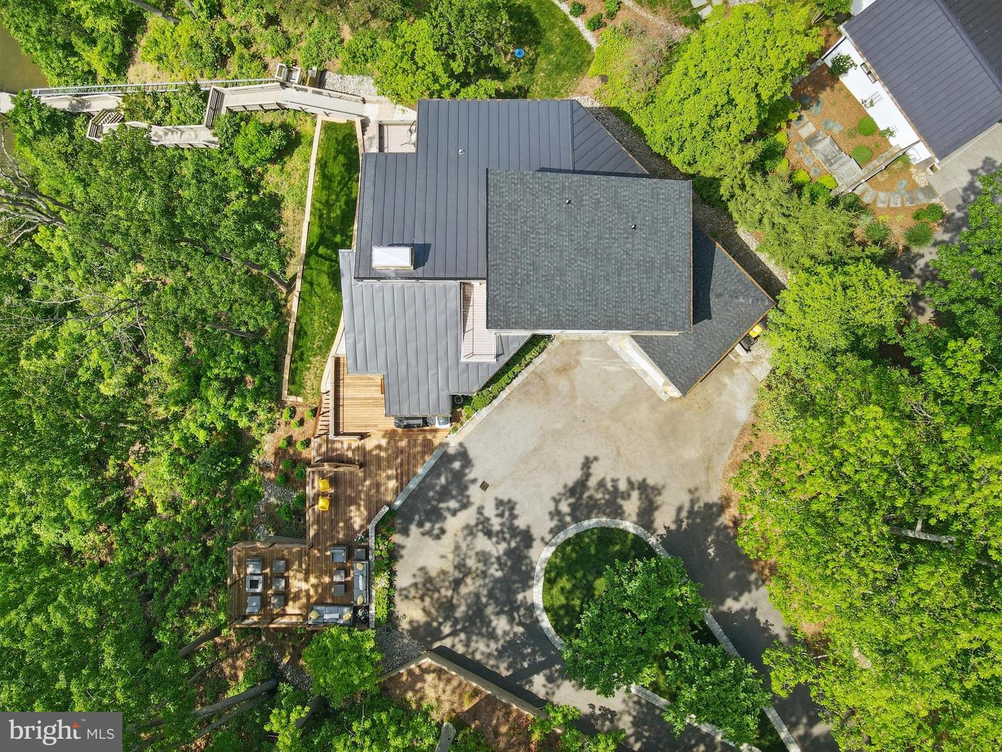 1252 Fenwick Garth