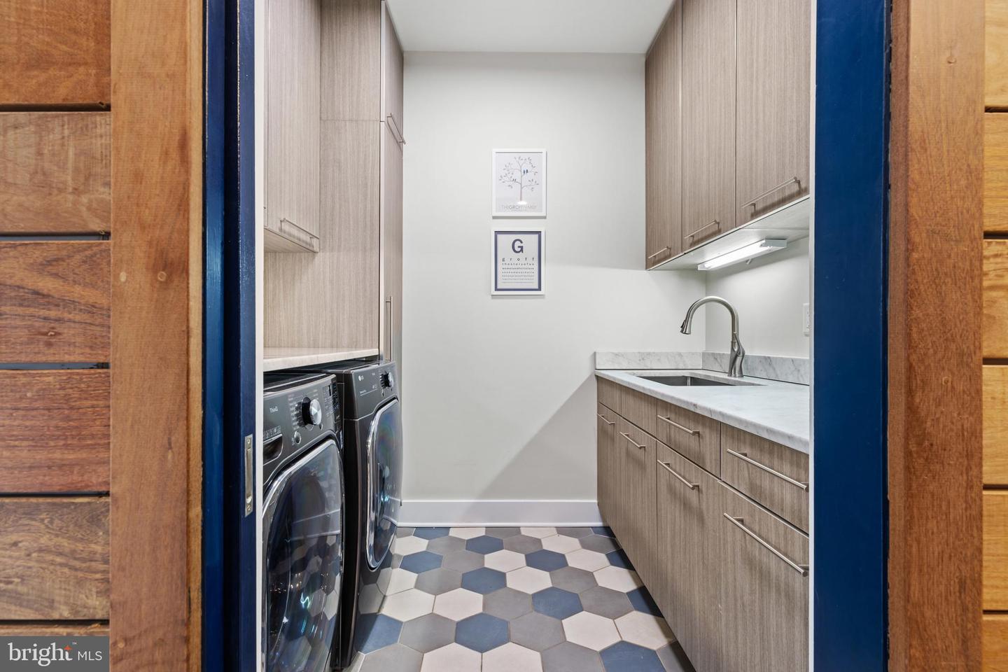1252 Fenwick Garth