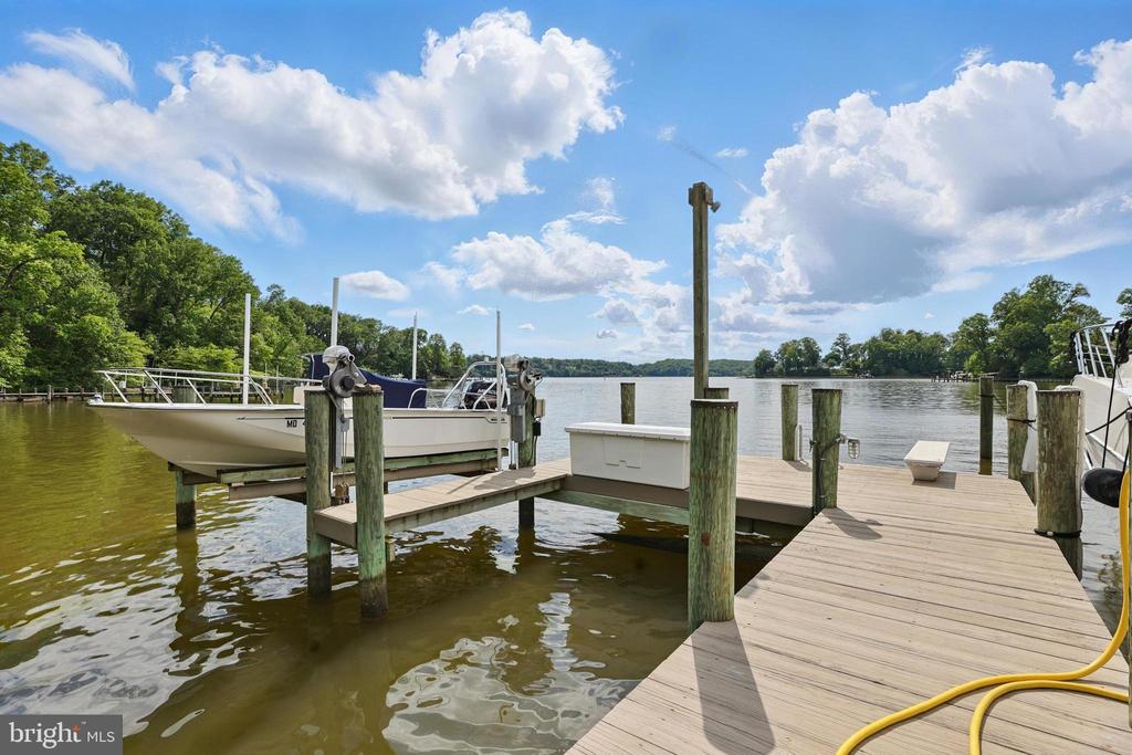 1252 Fenwick Garth