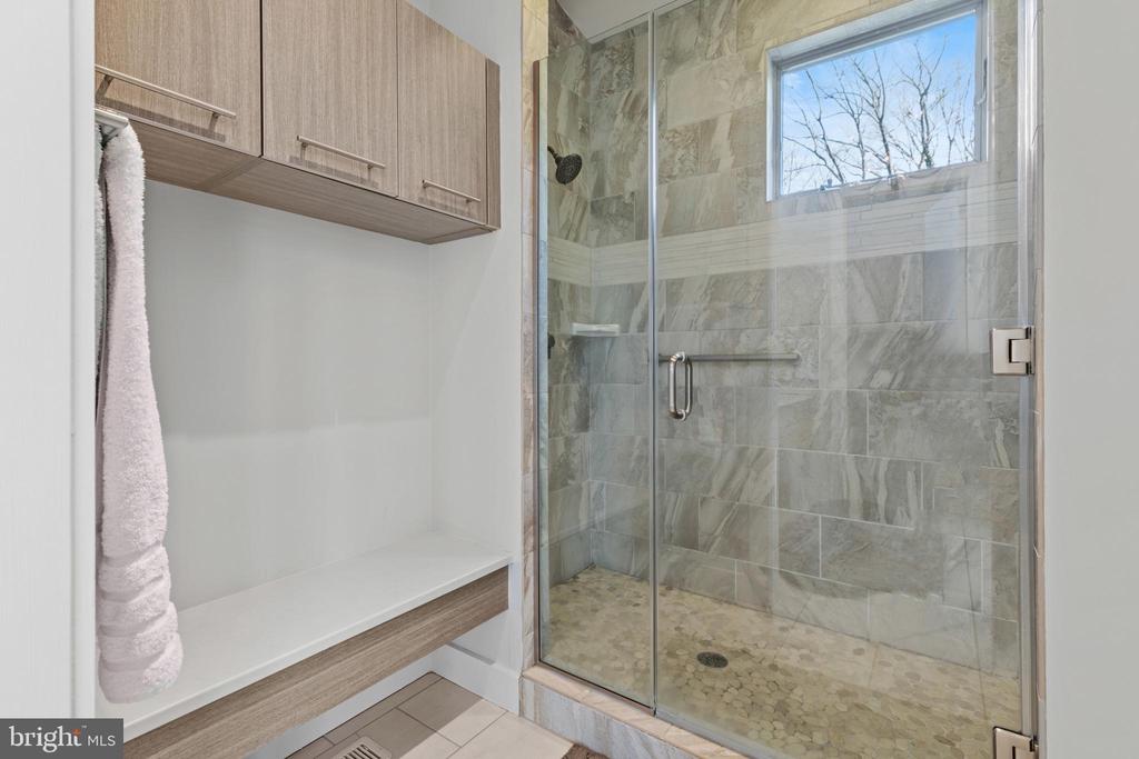 1252 Fenwick Garth