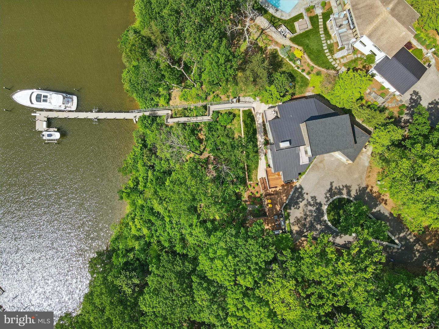 1252 Fenwick Garth