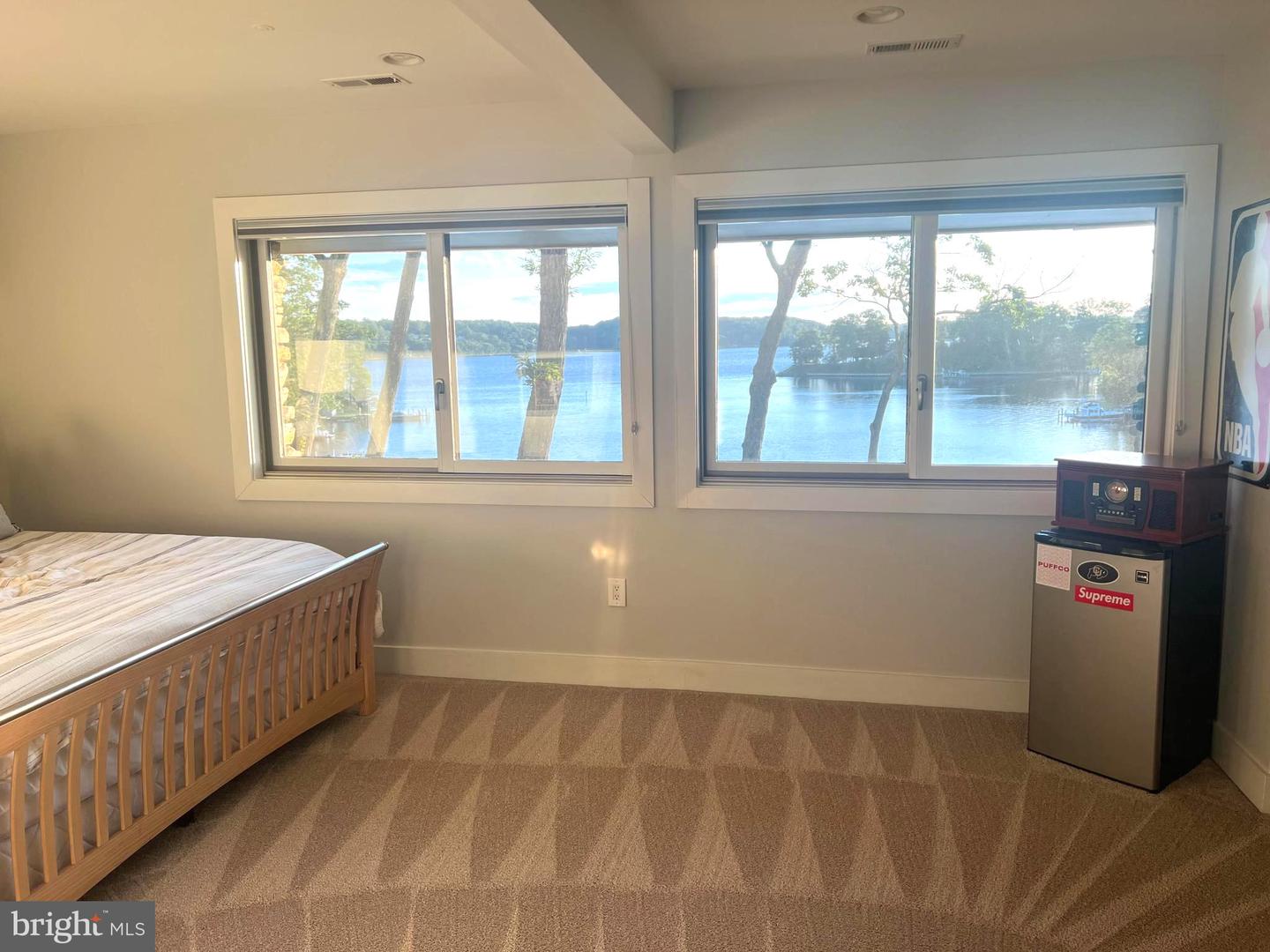 1252 Fenwick Garth