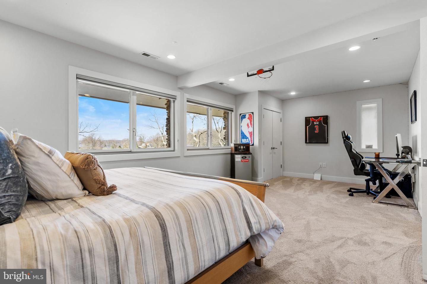 1252 Fenwick Garth