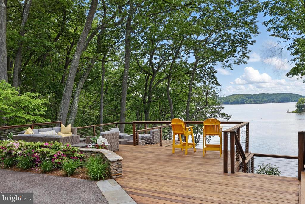 1252 Fenwick Garth