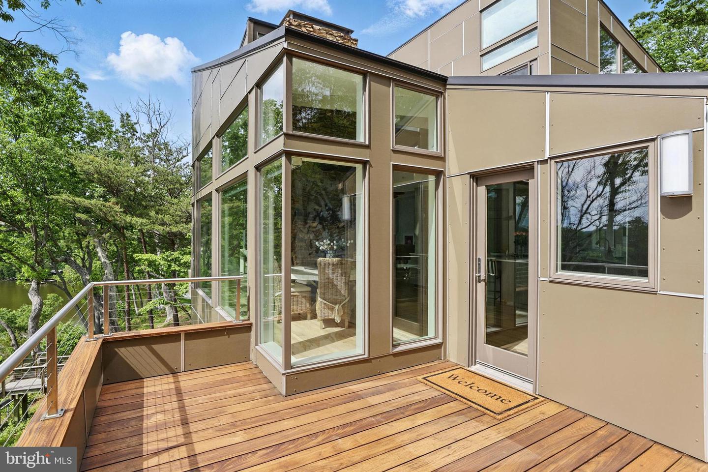 1252 Fenwick Garth