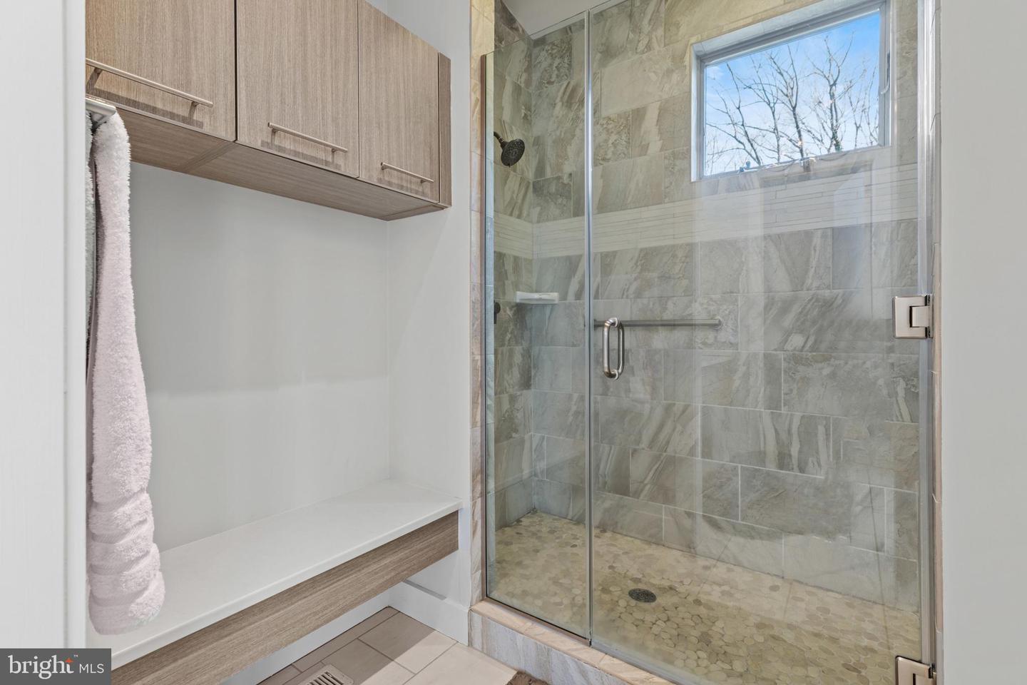 1252 Fenwick Garth