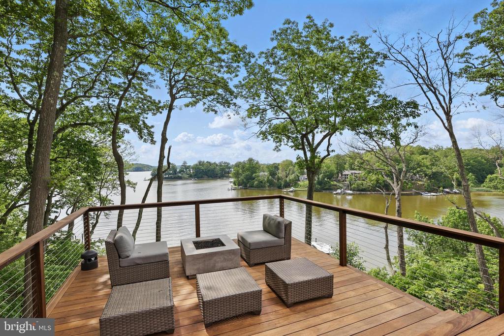 1252 Fenwick Garth