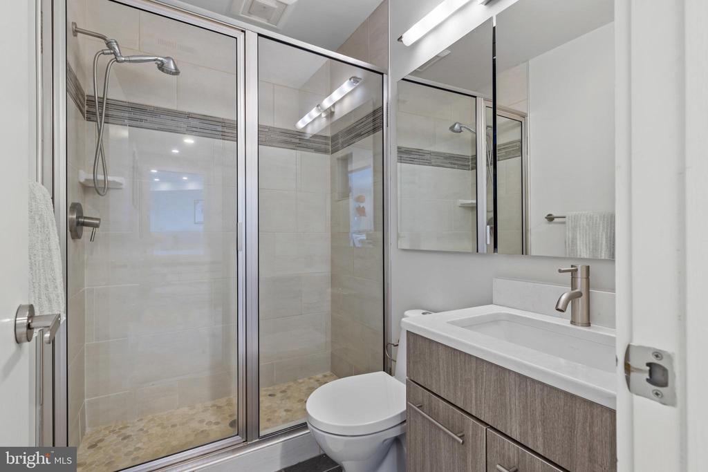 1252 Fenwick Garth