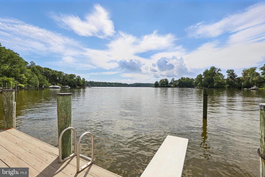 1252 Fenwick Garth