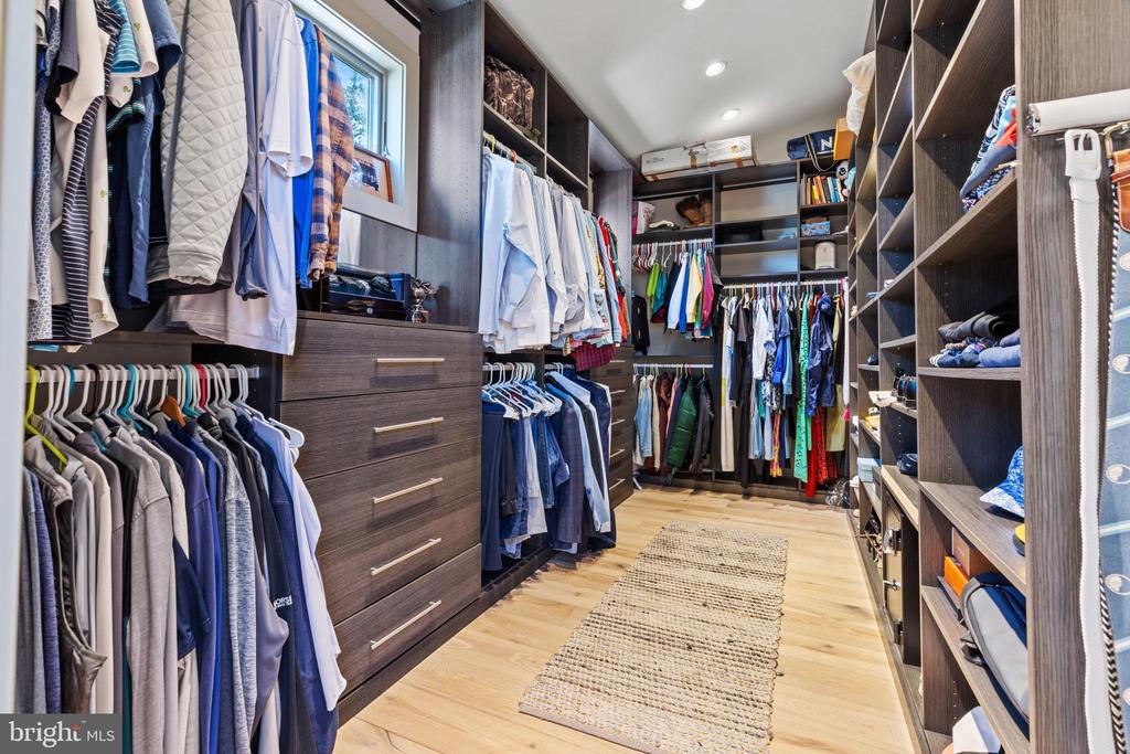 1252 Fenwick Garth