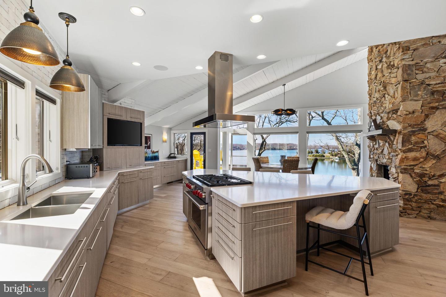 1252 Fenwick Garth
